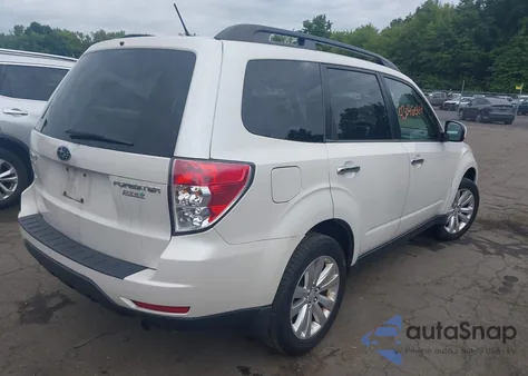 2013 Subaru Forester 2.5X Premium из США, поврежденный, VIN JF2SHADC5DH437741